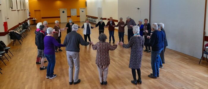 La danse Bretonne parmi les nombreuses activités proposées au bourg